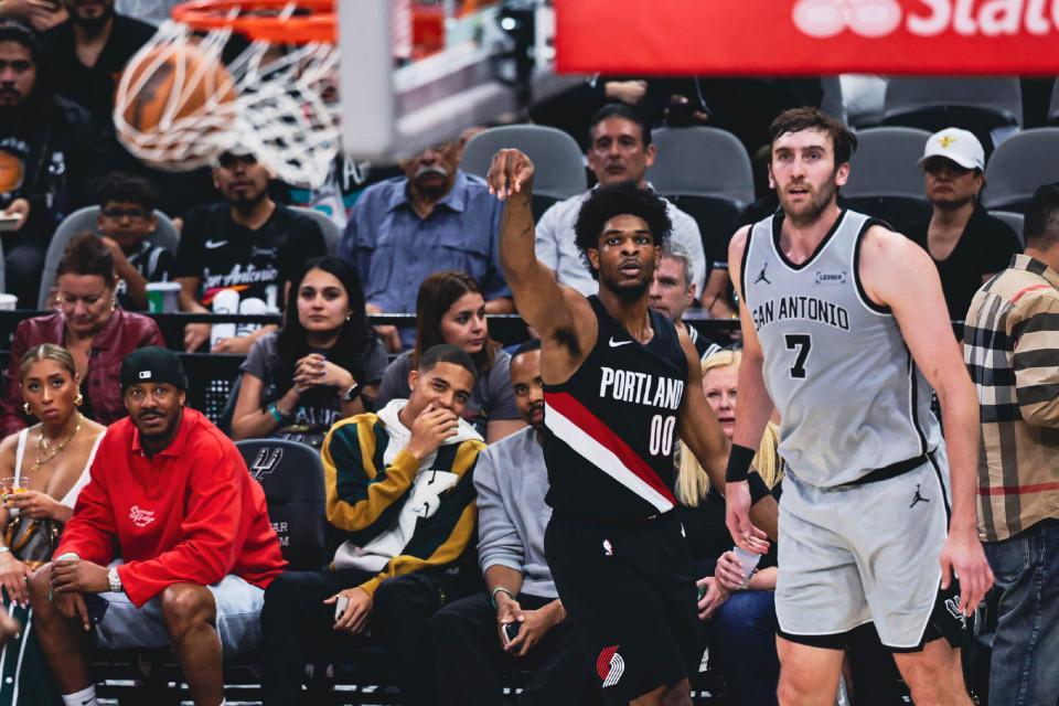 开云体育app-101-112！杨瀚森未出场，开拓者不敌马刺，争八形势不容乐观